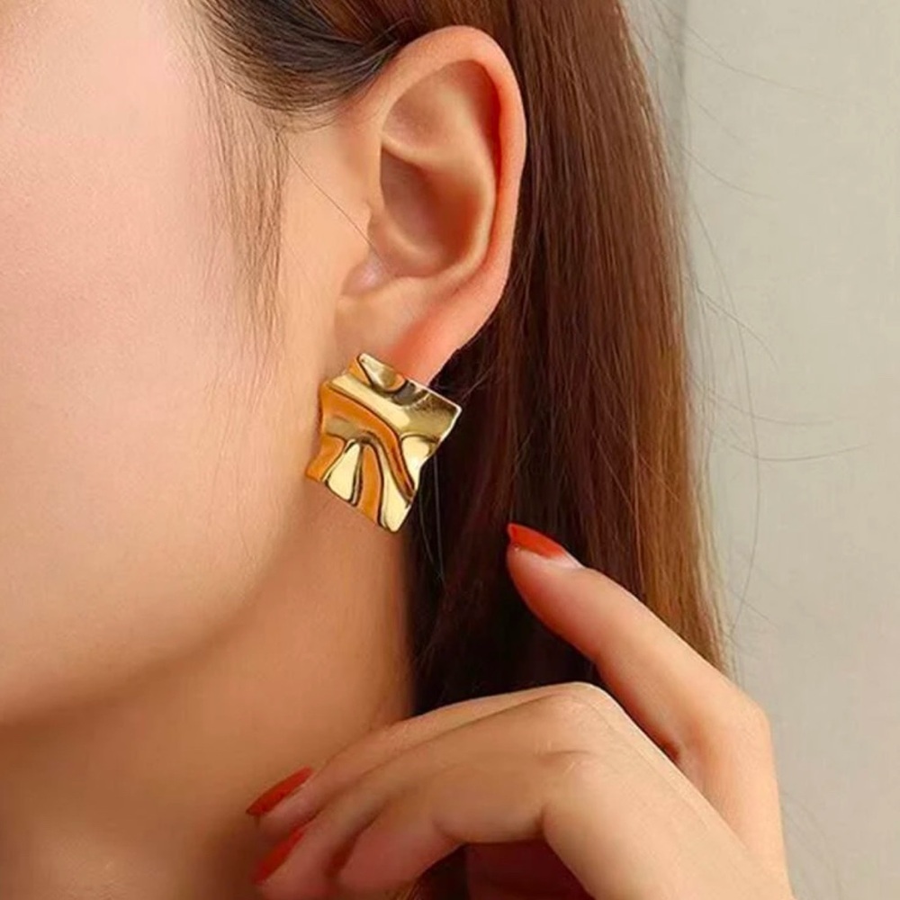Bold Gold Geometric Statement Earring